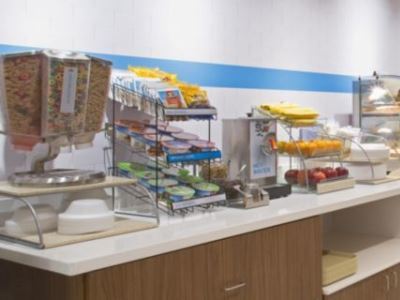 Express & - Southwest By Ihg 3* Dayton